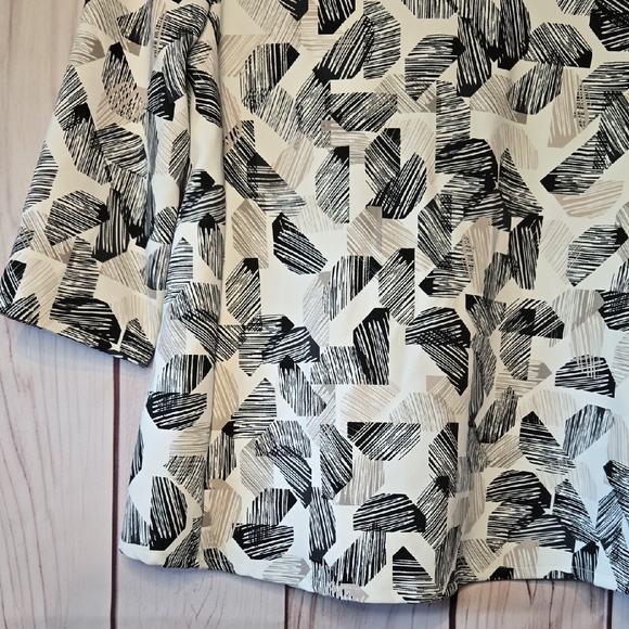 Alfani Black Cream Beige & Navy Geomtetric Print 3/4 Sleeve Blouse Petite Small - Picture 5 of 7